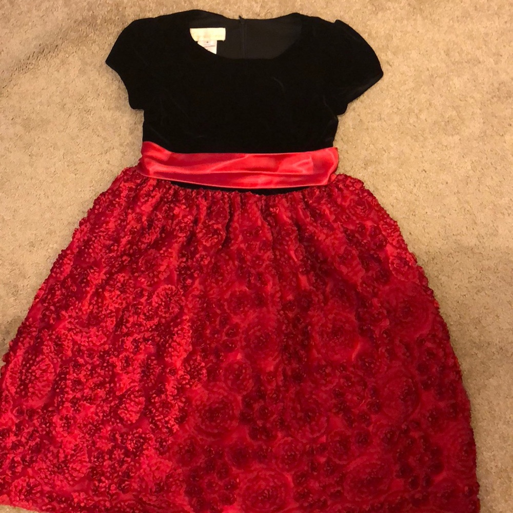 Girl’s red and black dress❤️🖤